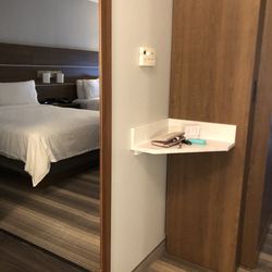 Holiday Inn Express & Suites Denton-UNT-TWU