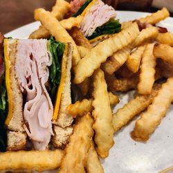 Eat'n Park - Turkey club with Fries