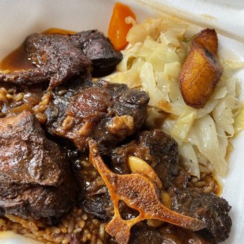Jamaican Gates Restaurant - Oxtails & Chicken Combo Dinner w Brown stew chicken - Caribbean Near Me - Chicago, Illinois
