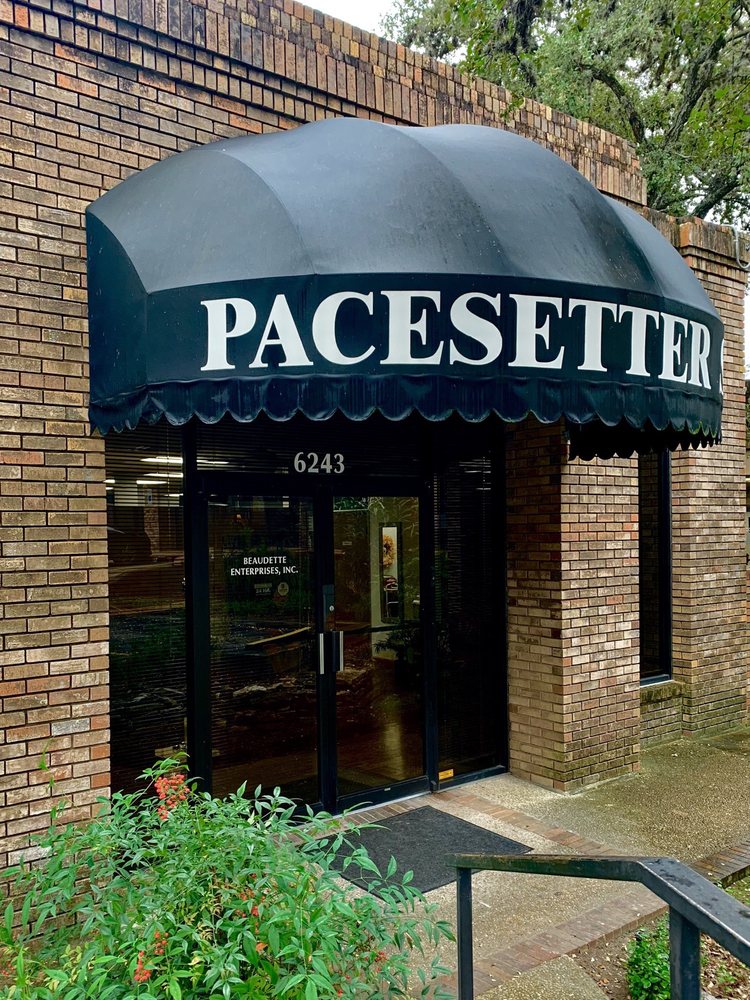 The Pacesetter Salon & Spa Logo