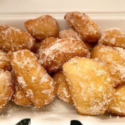 Huang's Garden - Sweet donuts