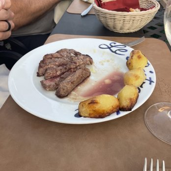 Le Pietre Vive - Steak with rosemary potatoes. AMAZING. - Italian Near Me - Castelnuovo Berardenga, SI