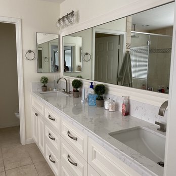 Coram Design Center - a bathroom with double sinks - General Contractors Near Me - La Canada Flintridge, California Coram Design Center - a bathroom with double sinks - General Contractors Near Me - La Canada Flintridge, California