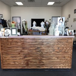 Hye Tailor - Front counter and interior.