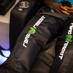 iCRYO - Phoenix - Our Compression Therapy systems use compressed air to massage your arms, legs or hips and mobilize fluid to speed recovery at iCRYO Arcadia
