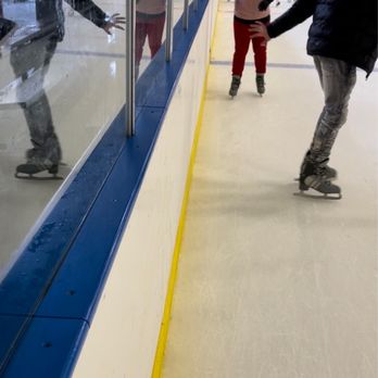 Warinanco Ice Rink - I stayed on the side but my confidence level was at 8 for a first timer :) - Skating Rinks Near Me - Roselle, New Jersey Warinanco Ice Rink - I stayed on the side but my confidence level was at 8 for a first timer :) - Skating Rinks Near Me - Roselle, New Jersey
