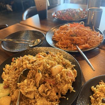 Siam Station - The pineapple fried rice and cashew chicken were great! - Thai Near Me - Milpitas, California