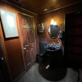 Harvelle's - The ladies room - Music Venues Near Me - Santa Monica, California Harvelle's - The ladies room - Music Venues Near Me - Santa Monica, California