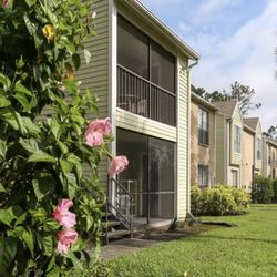 The Breakers Apartments - Daytona Beach - Screened porches