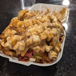 Frenchy's Poutinery - Montreal Smoked meat