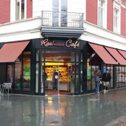 Kamps - Front view of the entrance.