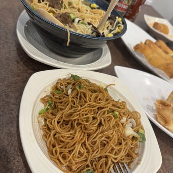 A Table Wayne's Kitchen - Garlic noodles - Asian Fusion Near Me - Manteca, California A Table Wayne's Kitchen - Garlic noodles - Asian Fusion Near Me - Manteca, California