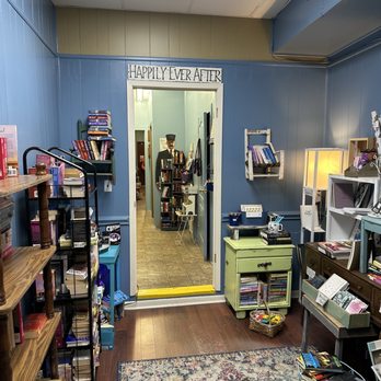 The Bookstore In the Window - Feels like a never ending surprise! - Bookstores Near Me - Laurel, Mississippi The Bookstore In the Window - Feels like a never ending surprise! - Bookstores Near Me - Laurel, Mississippi