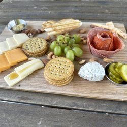 Dragon Flower Winery - Charcuterie
