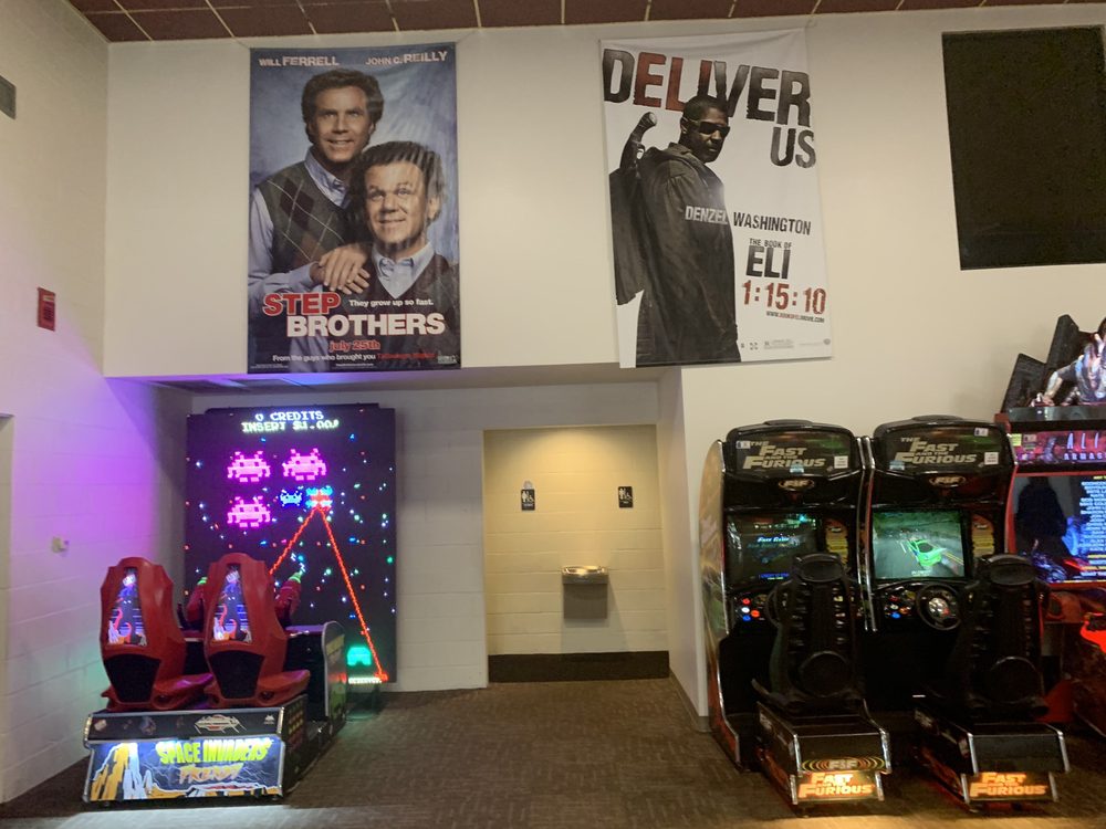 SPOTLIGHT CINEMAS ST. ANDREWS 21 Reviews Cinema 527 Saint Andrews