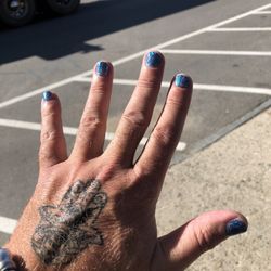 Pro Nails - Gel manicure sparkling in the sun