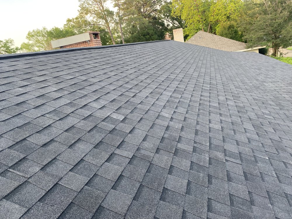 Slide of Bríos Roofing & Construction