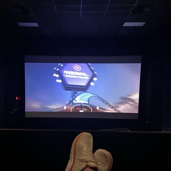 Regal Willoughby Commons - Ready for the movie to start! - Cinema Near Me - Willoughby, Ohio Regal Willoughby Commons - Ready for the movie to start! - Cinema Near Me - Willoughby, Ohio