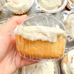 Gibson's Bakery and Sweets - Cinnamon roll