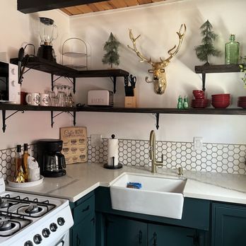 Crystal Clean Professional Housekeeping - Perfectly clean kitchen - Home Cleaning Near Me Crystal Clean Professional Housekeeping - Perfectly clean kitchen - Home Cleaning Near Me