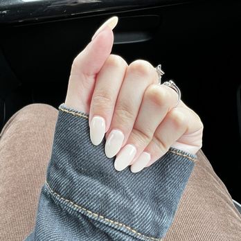 Pretty Nail Lounge - Dip mani - Nail Salons Near Me - Montebello, California