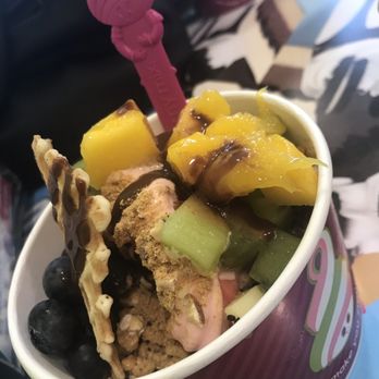 Menchie's Frozen Yogurt - Yummmy in my tummy - Ice Cream & Frozen Yogurt Near Me - Rialto, California