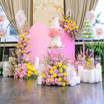 Tulip Drip Flowers - Event declaration, event planning, floral event declaration. - Florists Near Me - Sherman Oaks, California Tulip Drip Flowers - Event declaration, event planning, floral event declaration. - Florists Near Me - Sherman Oaks, California