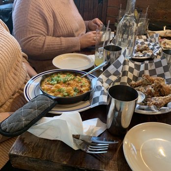 Queens Bully - MAC & CHEESE and CHICKEN WINGS - Gastropubs Near Me - Forest Hills, New York Queens Bully - MAC & CHEESE and CHICKEN WINGS - Gastropubs Near Me - Forest Hills, New York