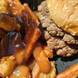 Rachel’s Alibi - Burger and poutine