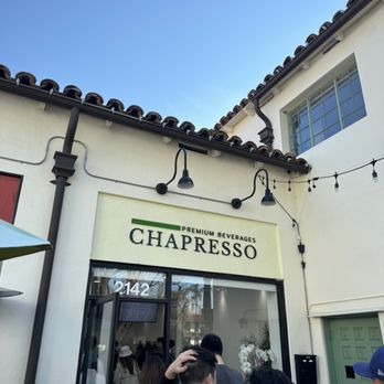 Chapresso - Small line outside - Bubble Tea Near Me - San Marino, California Chapresso - Small line outside - Bubble Tea Near Me - San Marino, California
