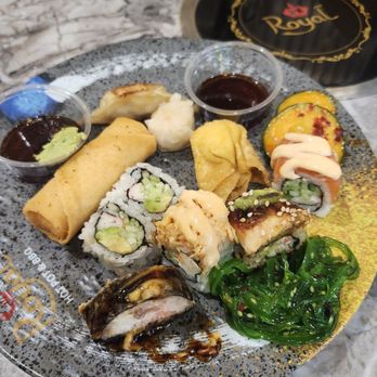 Royal Hot Pot & BBQ - Apps available,  sushi was good! - Buffets Near Me - Jacksonville, Florida