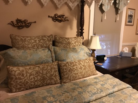 Brass Pineapple Inn by null