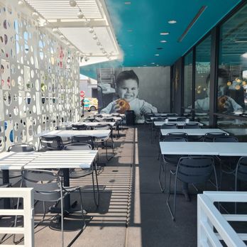 Pinkbox Doughnuts - Outdoor seating - Donuts Near Me - Las Vegas, Nevada