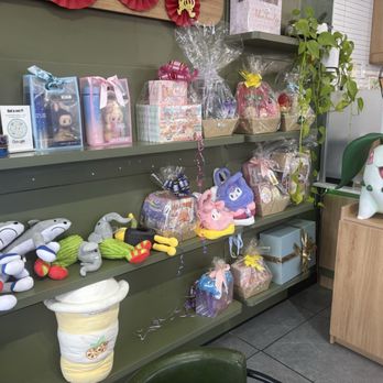 Freshly Leaf -Maple Grove - Cute merchandise - Bubble Tea Near Me - Maple Grove, Minnesota Freshly Leaf -Maple Grove - Cute merchandise - Bubble Tea Near Me - Maple Grove, Minnesota