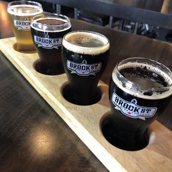 12welve Bistro & Tapwerks - Beer flight - Brewpubs Near Me - Whitby, Ontario