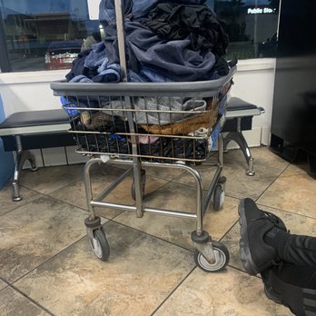 Laundry Time - Clothes All wet and stinks from the machines water. - Laundromat Near Me - Inglewood, California Laundry Time - Clothes All wet and stinks from the machines water. - Laundromat Near Me - Inglewood, California
