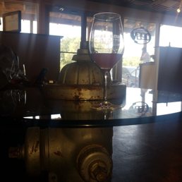 Super cool table and very chill place...who stills over free wine tasting??? I'll be back every time. Support local Texas wines.