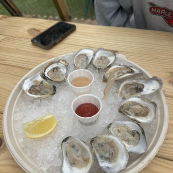 Island Creek Raw Bar - Island Creek oysters - Beer Gardens Near Me - Boston, Massachusetts
