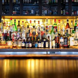 Capones Pizzeria and Bar - Full Liquor Bar