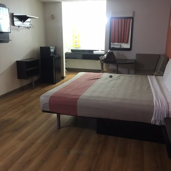 Motel 6 - King size room - Hotels Near Me - Lindale, Texas Motel 6 - King size room - Hotels Near Me - Lindale, Texas