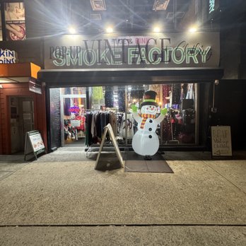 Pop Up Vintage - Pop-up Vintage 287 7th Ave - They buy and sell - Used, Vintage & Consignment Near Me - New York, New York Pop Up Vintage - Pop-up Vintage 287 7th Ave - They buy and sell - Used, Vintage & Consignment Near Me - New York, New York