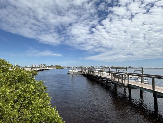 Aunt Catfish's On the River by null