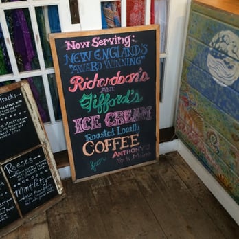 Sweet Pea's Ice Cream - Ice Cream & Frozen Yogurt Near Me - Ogunquit, Maine