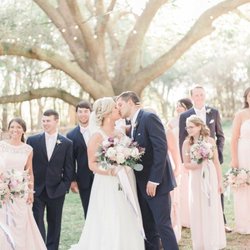 Hundreds of oak trees to use as backdrops!