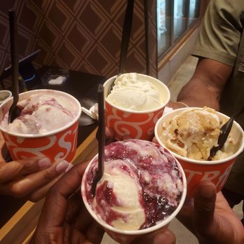 Salt & Straw - Doughnut with Guava and Cheesecake & Peanut Butter & Jelly - Ice Cream & Frozen Yogurt Near Me - Miami, Florida Salt & Straw - Doughnut with Guava and Cheesecake & Peanut Butter & Jelly - Ice Cream & Frozen Yogurt Near Me - Miami, Florida