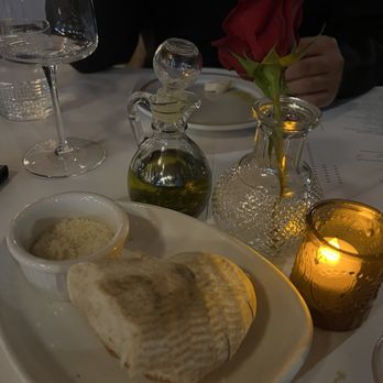 Francesca's On Chestnut - Bread and olive oil - Italian Near Me - Chicago, Illinois