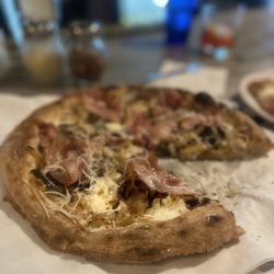 Julia’s Bistro & Bar