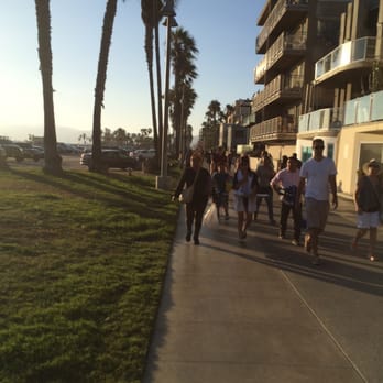 Venice Beach Boardwalk - Beaches Near Me - Venice, California Venice Beach Boardwalk - Beaches Near Me - Venice, California