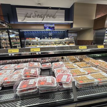 Cermak Fresh Market - Seafood aisle - Grocery Near Me - Milwaukee, Wisconsin