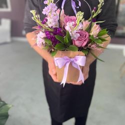 Harry’s Famous Flowers